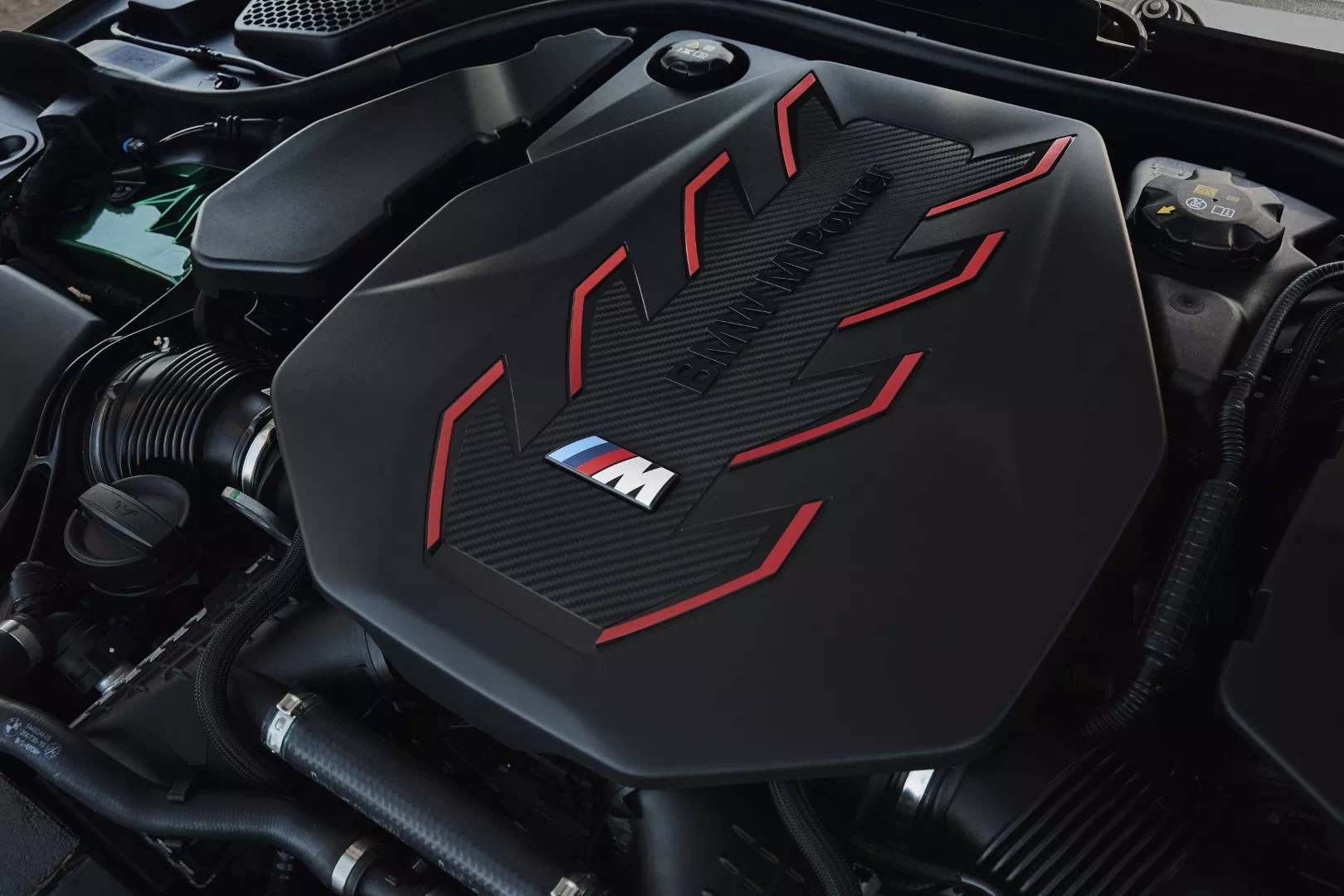 2024 BMW M5 G90 V8 engine