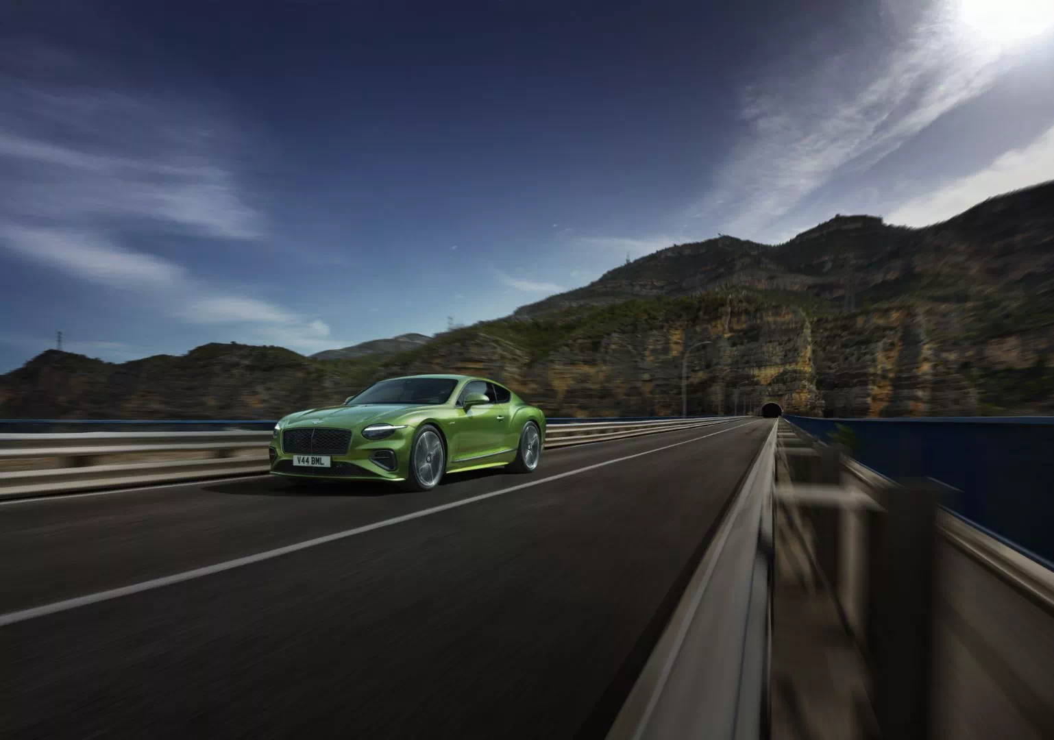 New Bentley Continental GT drops the W12 and goes PHEV 2 2024 Bentley Continental GT Speed dynamic