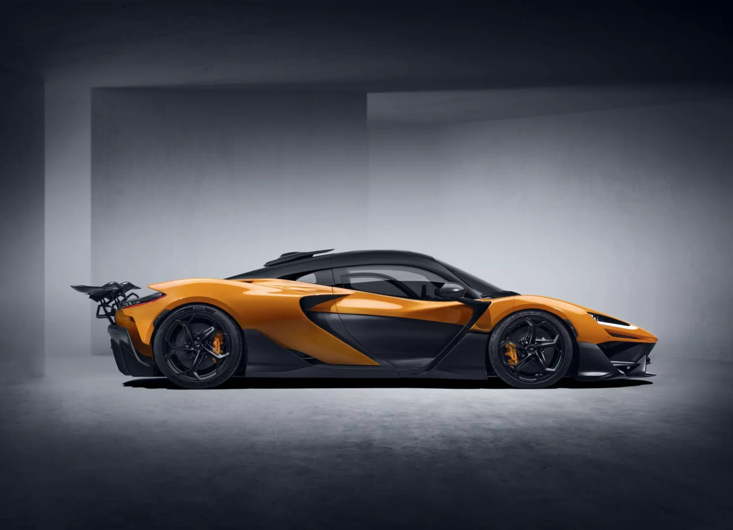 Original 16825 13 mclaren w1 profile race 1