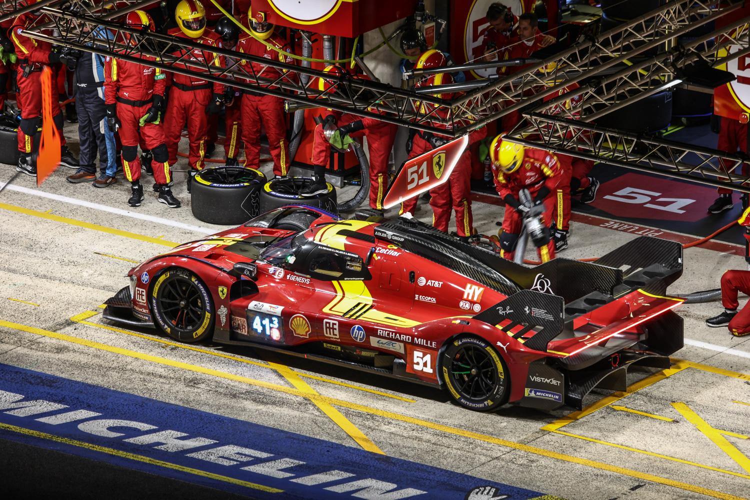 2025 le mans 24h after 18 hours : Leading #51 Ferrari 499P hypercar in the pits