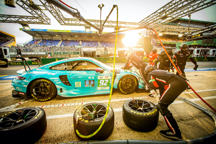 Winning #92 Manthey Racing in the pits