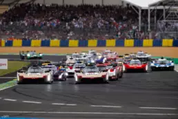 Both Cadillac opening the race, entering in the Dunlop chicane at the race start