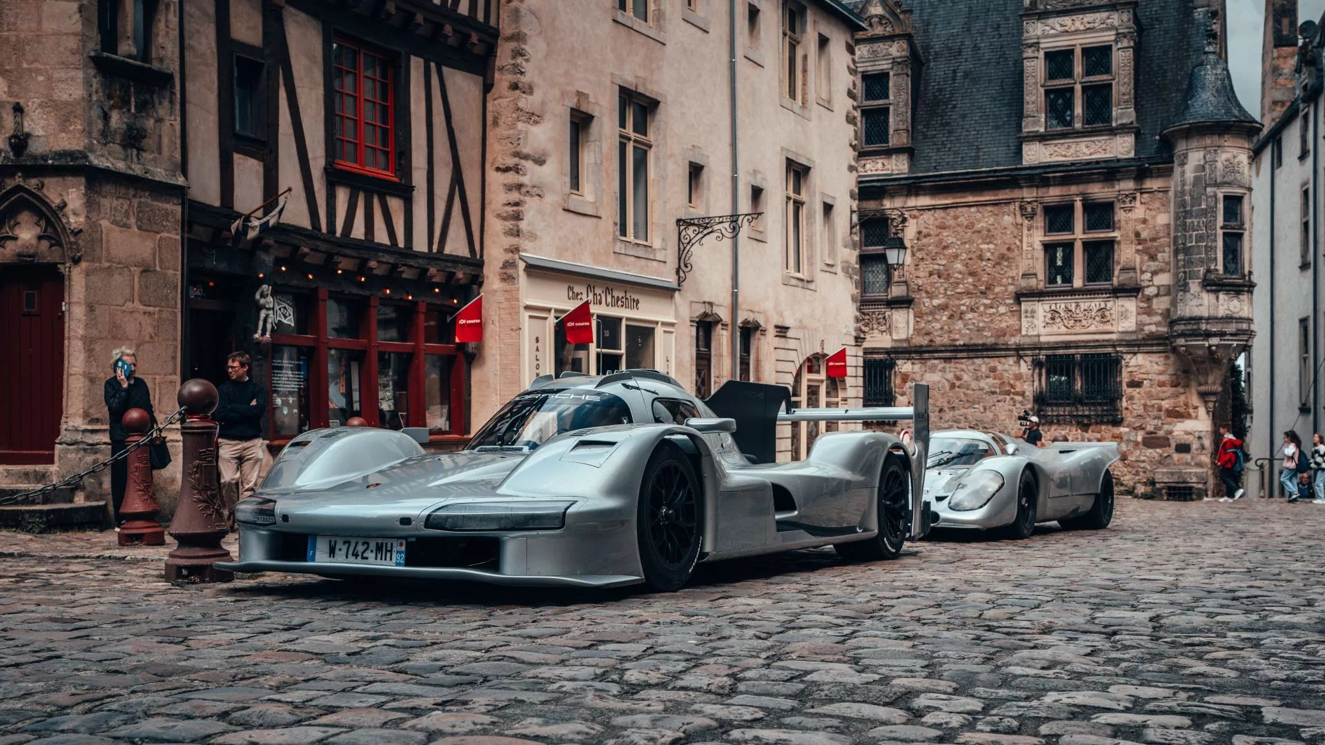 Porsche 963 RSP and Porsche 917 is Le Mans historical center